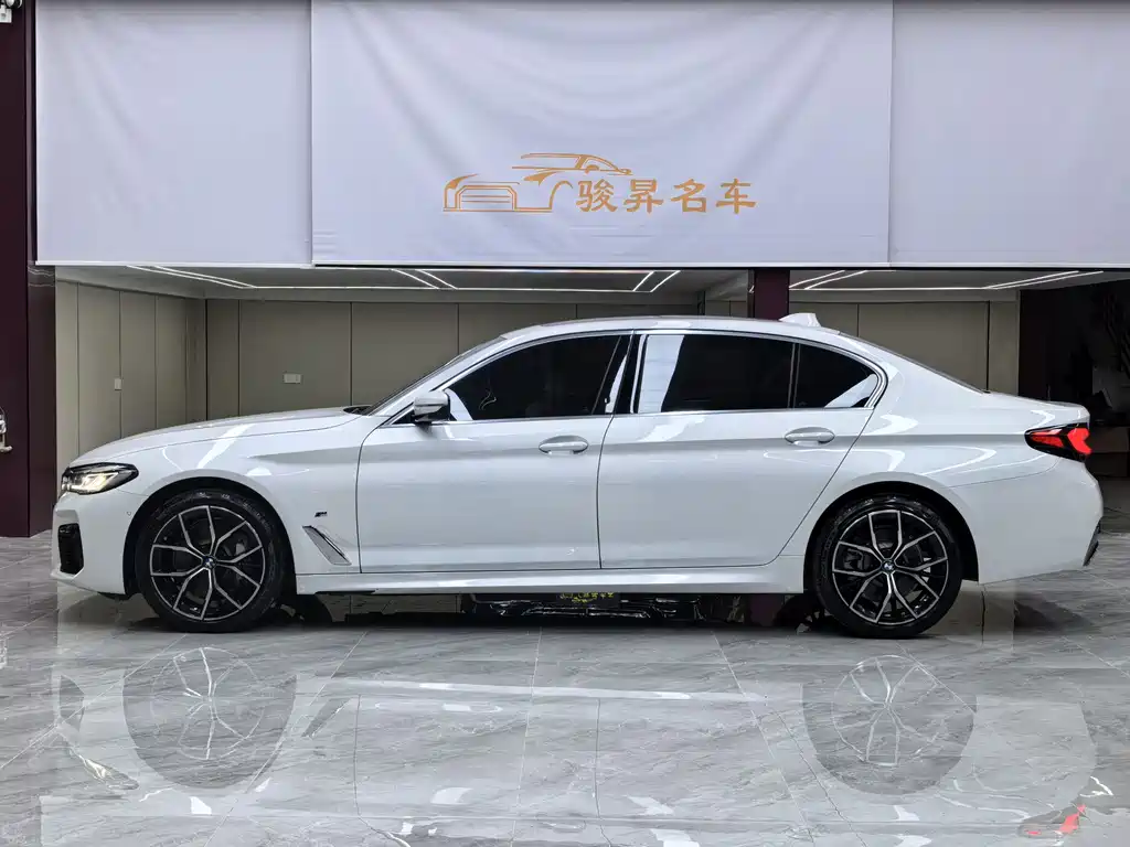 BMW 5 Series 2022 530Li Exclusive M Sports Package купить на сайте DeffCars