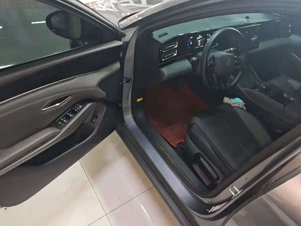 Qin L 2024 DM-i 80KM leading model купить на сайте DeffCars