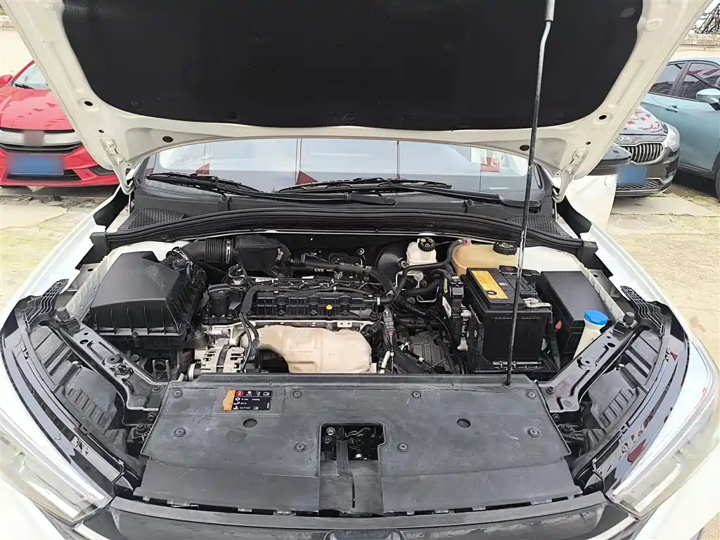 Roewe i5 2021 1.5L CVT Platinum Edition купить на сайте DeffCars