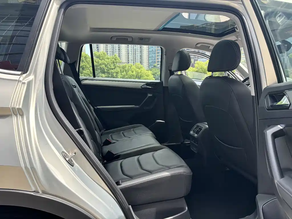 Tiguan L plug-in hybrid 2019 430PHEV hybrid luxury version купить на сайте DeffCars