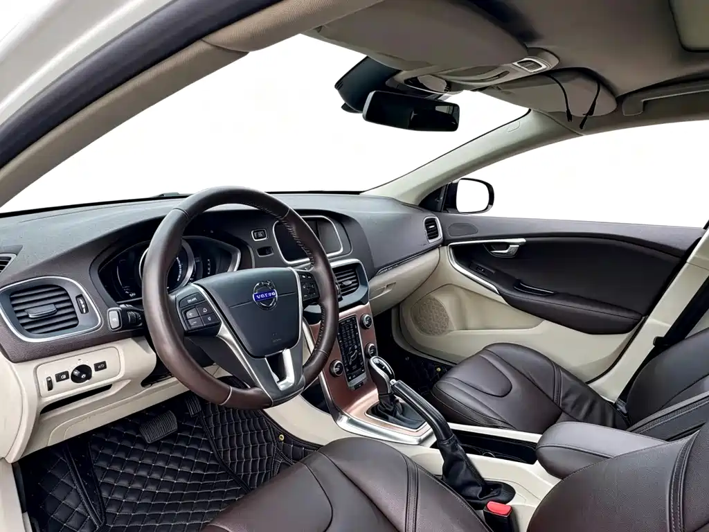 Volvo V40 2015 Cross Country T5 AWD Zhiya Edition купить на сайте DeffCars