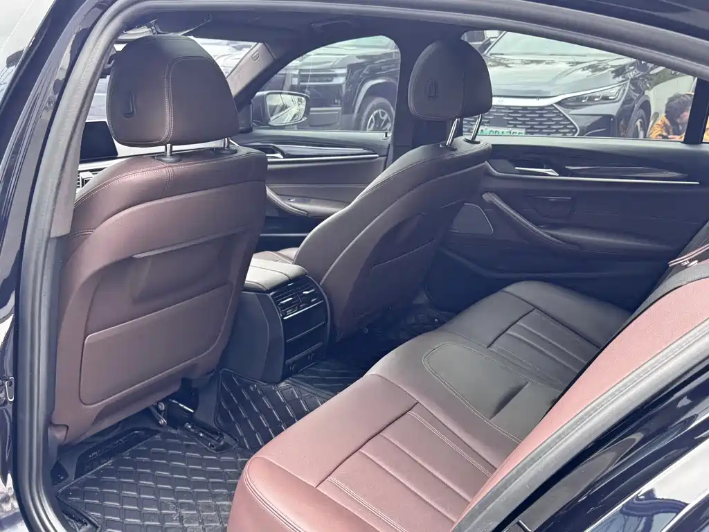 BMW 5 Series 2018 525Li Luxury Package купить на сайте DeffCars