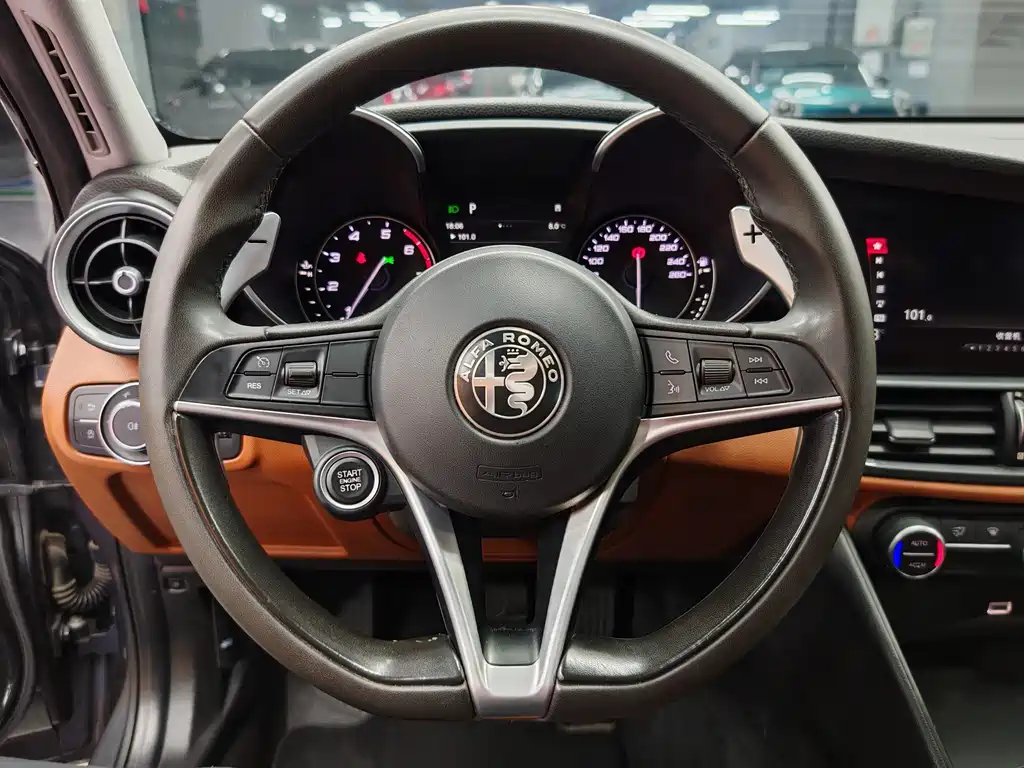 Giulia Juliet 2017 2.0T 280HP Luxury Edition купить на сайте DeffCars