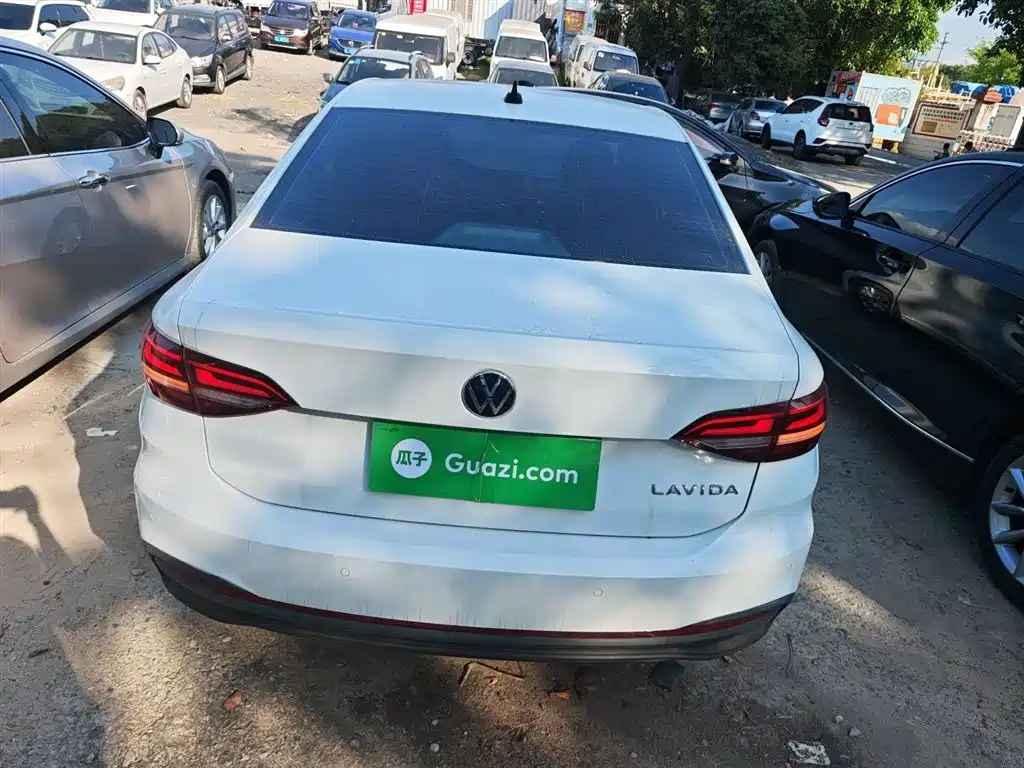 Lavida 2023 1.5L automatic Deyi version купить на сайте DeffCars
