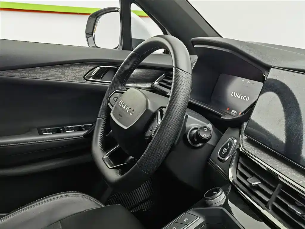 Lynk & Co 06 2023 Remix 1.5T Pro купить на сайте DeffCars