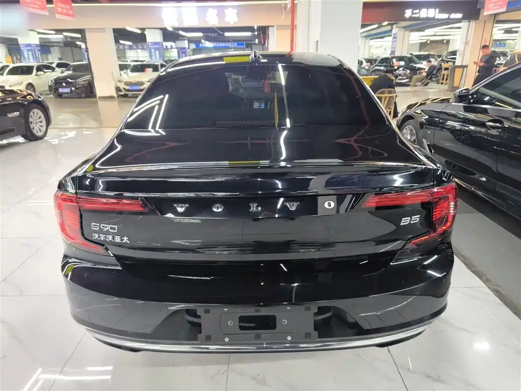Volvo S90 2025 B5 Zhiyuan Luxury Edition купить на сайте DeffCars
