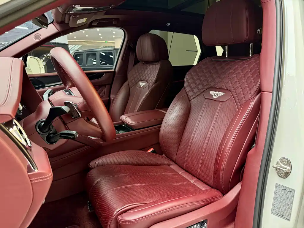 Bentayga 2022 4.0T V8 купить на сайте DeffCars