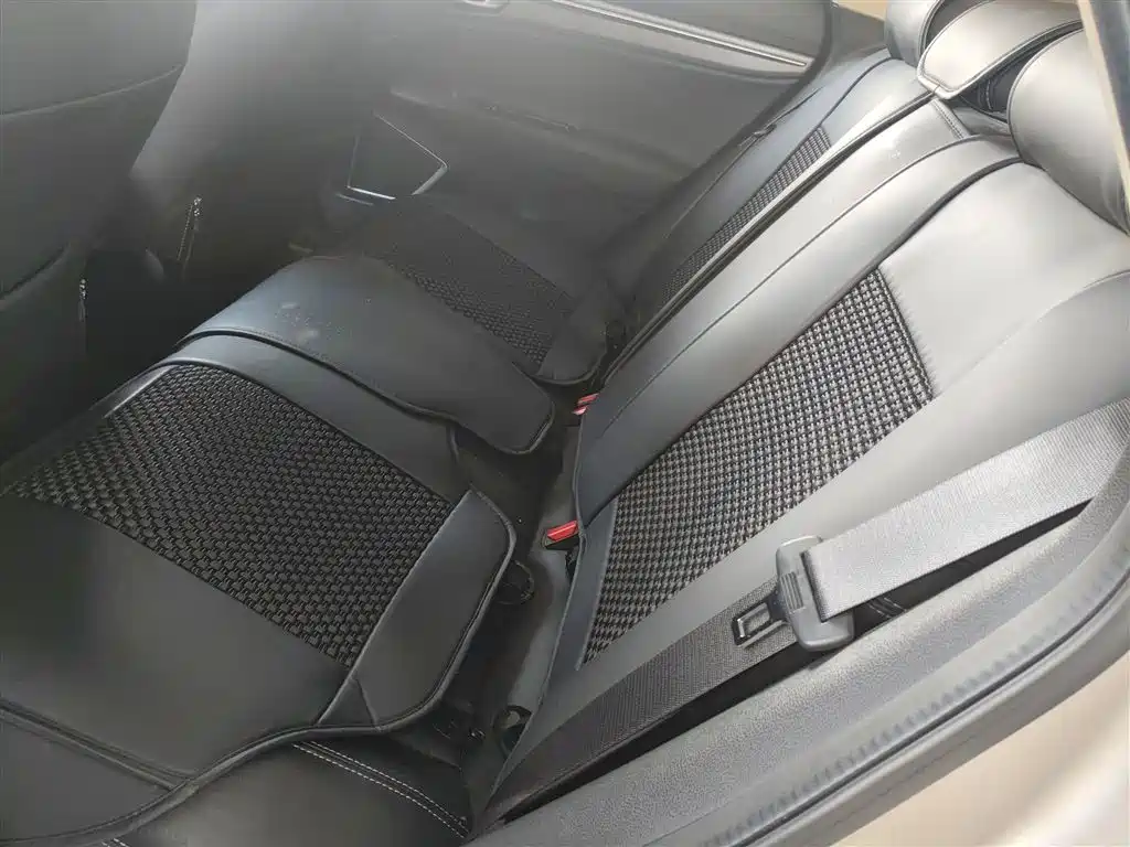 Emgrand GS 2018 trendsetting version 1.4T automatic leading smart connected model купить на сайте DeffCars