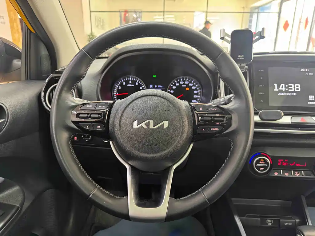 Yipao 2021 1.4L CVT sunroof model купить на сайте DeffCars