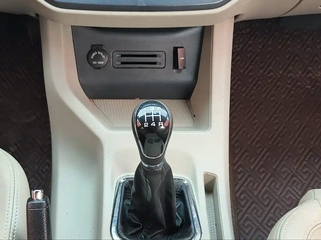 Lingzhi 2022 struggle model M5 1.6L luxury model 7 seats купить на сайте DeffCars