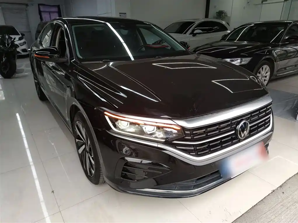 Passat 2022 330TSI Deluxe Edition купить на сайте DeffCars