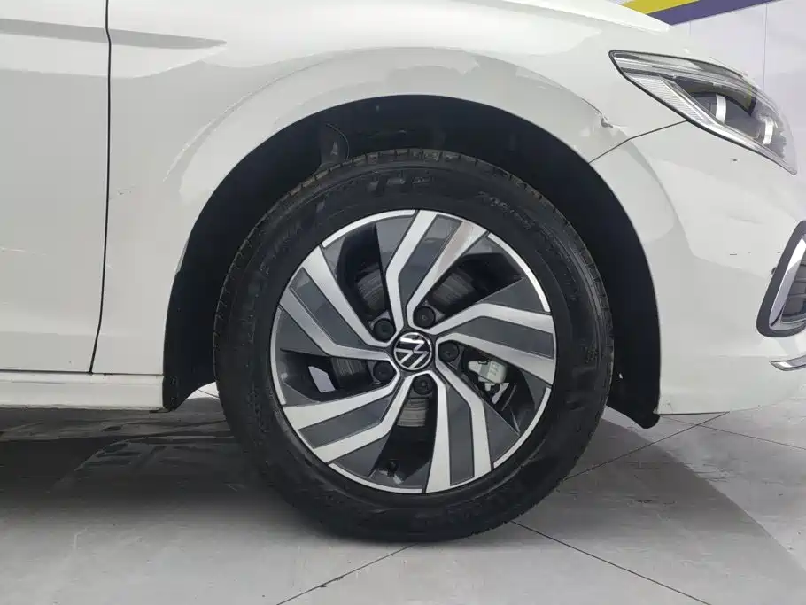 Bora 2025 200TSI DSG Yue Xing Navigation Edition купить на сайте DeffCars