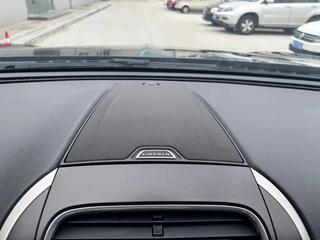 Voyager imported 2019 2.0T two-wheel drive exclusive version, National V купить на сайте DeffCars