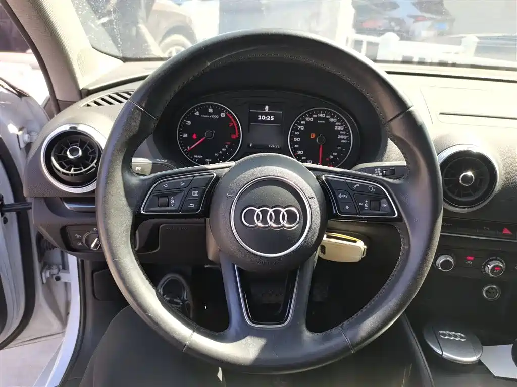 Audi A3 2019 Limousine 35 TFSI Fashion Type National VI купить на сайте DeffCars
