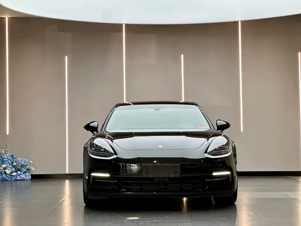 Panamera 2017 Panamera 4 Executive Extended Edition 3.0T купить на сайте DeffCars