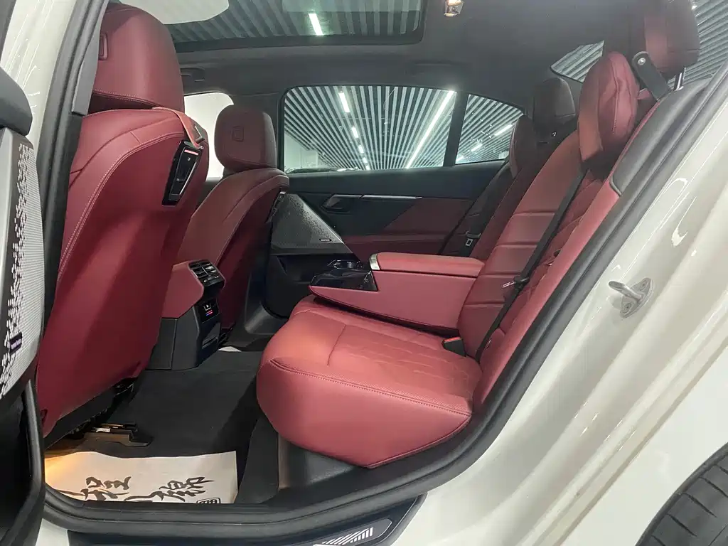 BMW 5 Series 2024 530Li Leading M Sport Kit купить на сайте DeffCars