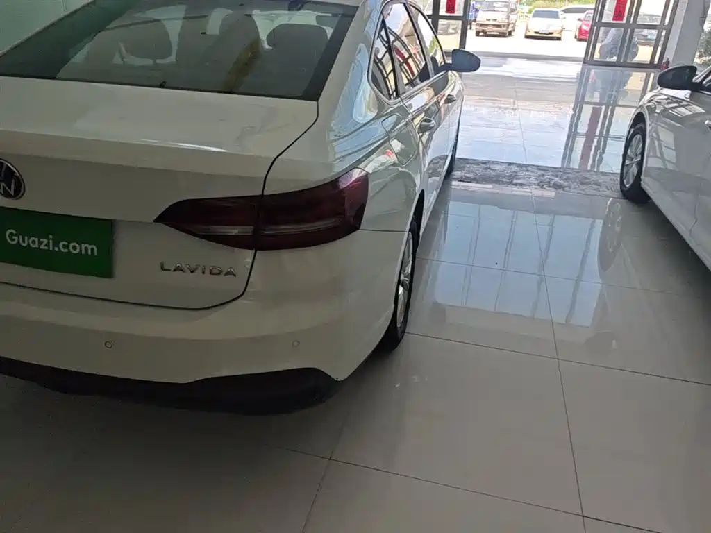 Lavida 2023 facelift 1.5L automatic Deyi version купить на сайте DeffCars