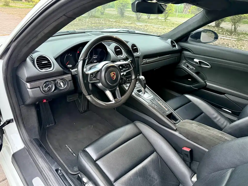 Porsche 718 2018 Cayman 2.0T купить на сайте DeffCars