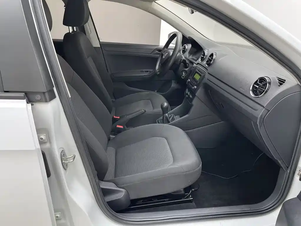 Jetta 2017 1.5L manual fashion model купить на сайте DeffCars