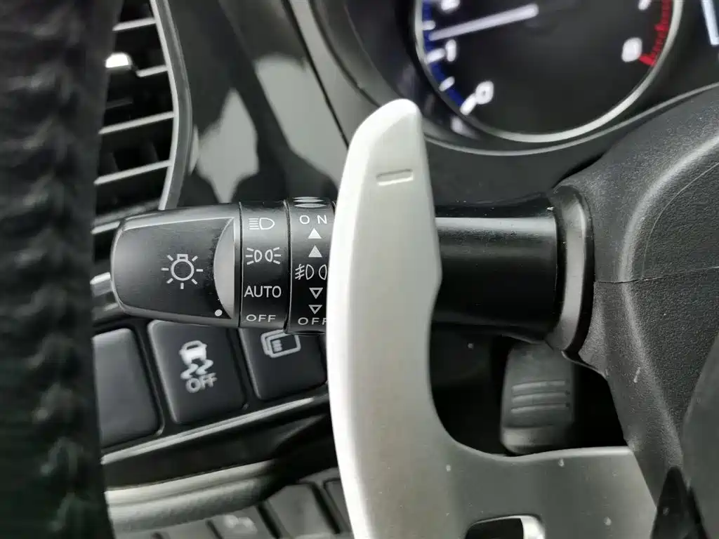 Outlander 2018 2.4L four-wheel drive luxury version 7 seats купить на сайте DeffCars