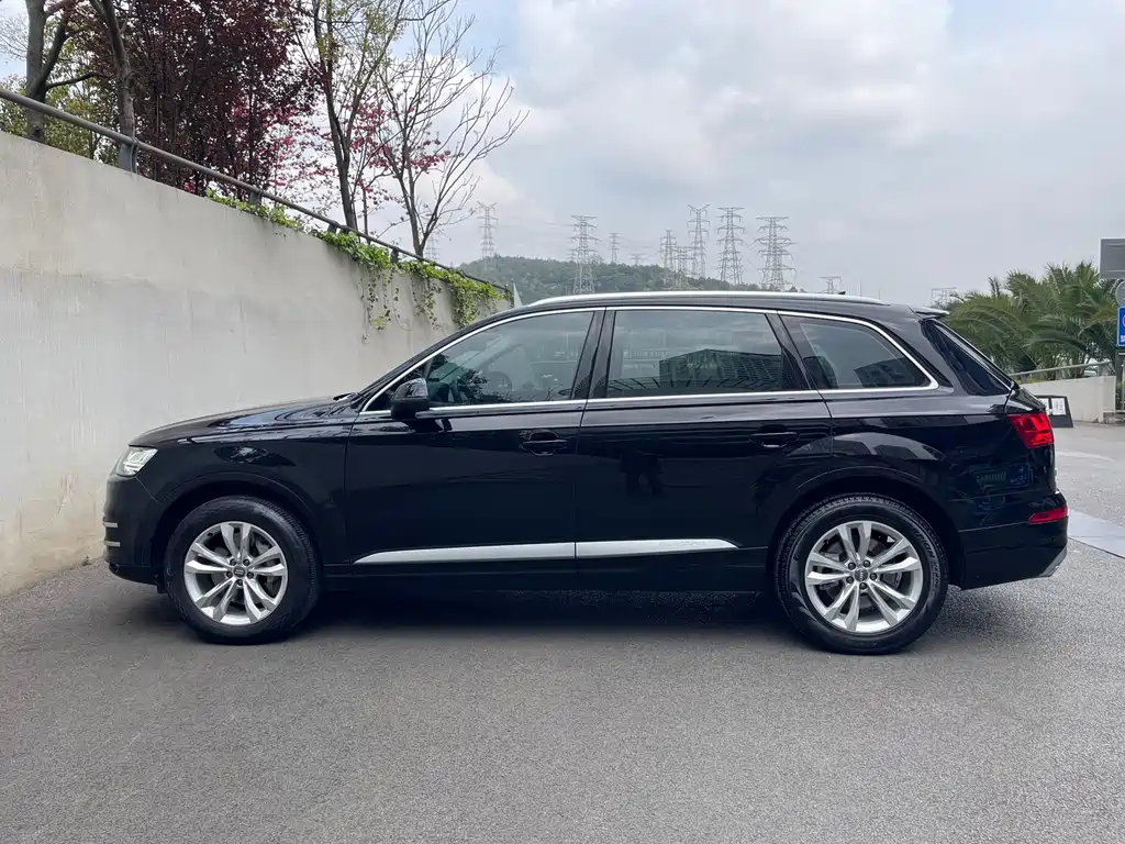 Audi Q7 2019 45 TFSI Comfort купить на сайте DeffCars