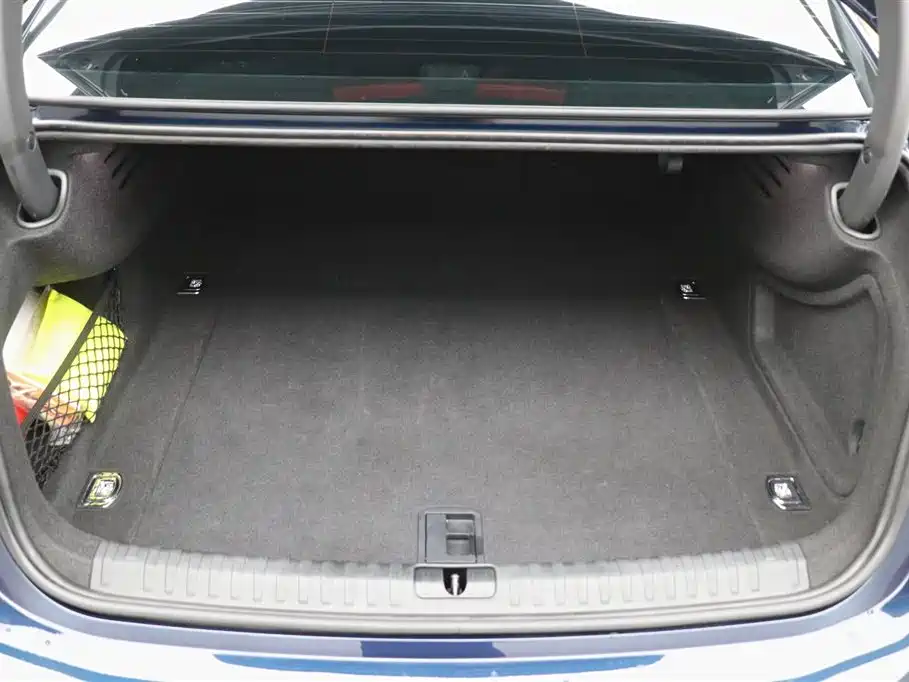 Audi A7L 2024 45TFSI S-line Dream Building Liquid Crystal Package купить на сайте DeffCars