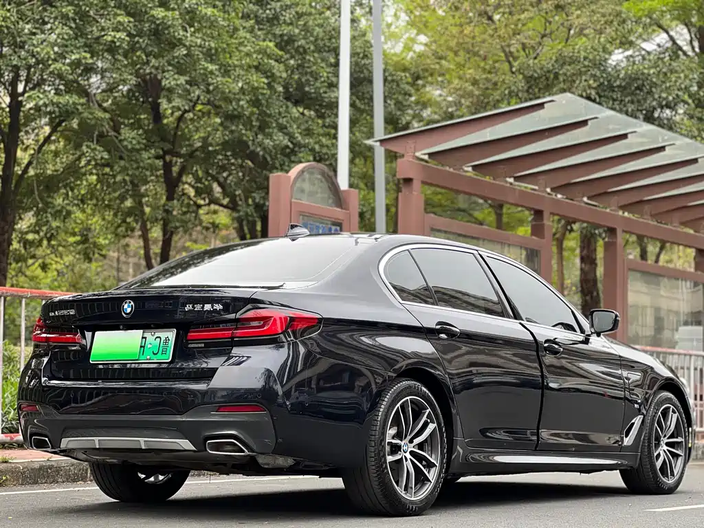 BMW 5 Series New Energy 2021 535Le M Sports Package купить на сайте DeffCars