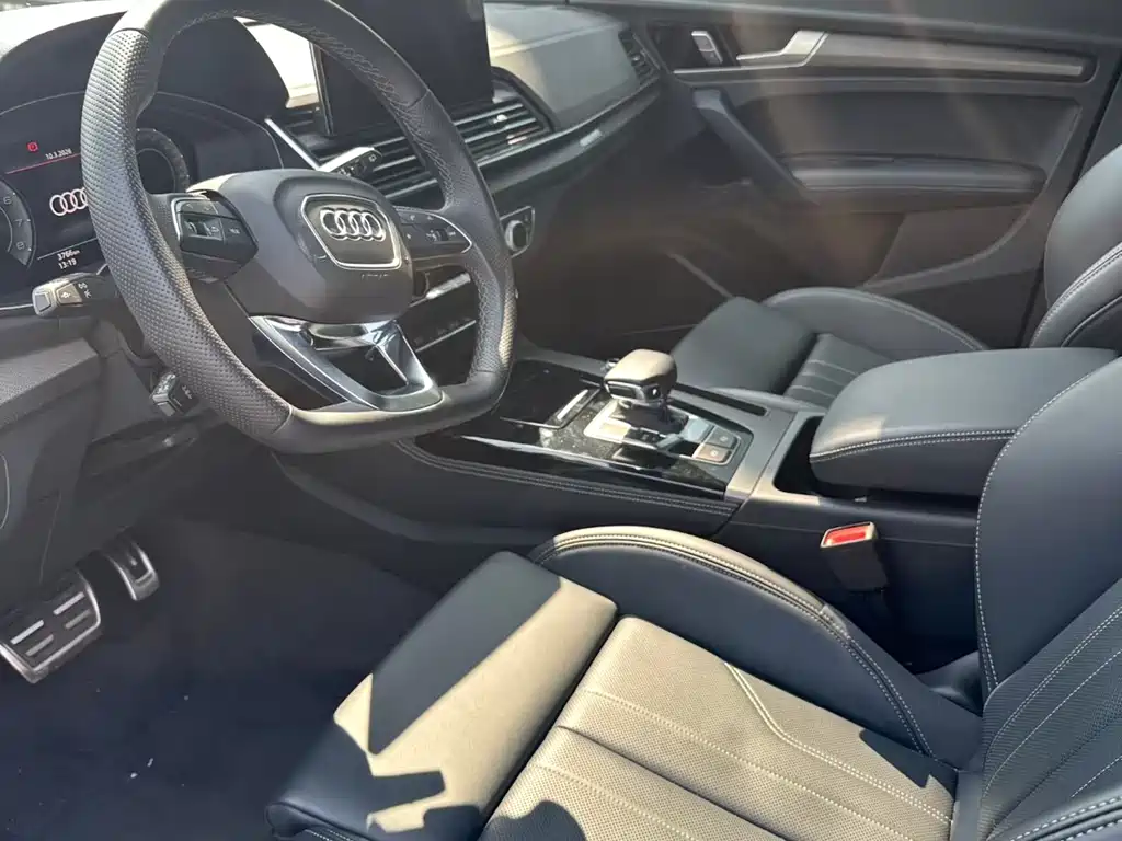 Audi Q5L 2025 45 TFSI luxury and dynamic model купить на сайте DeffCars
