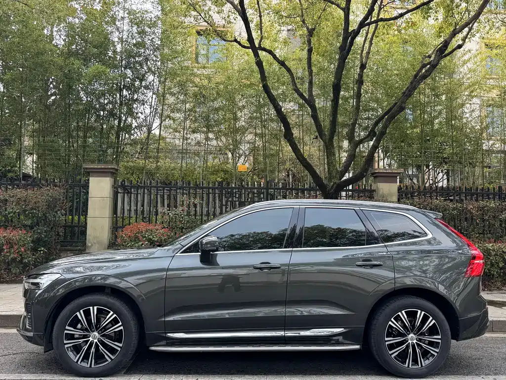 Volvo XC60 2022 B5 four-wheel drive Zhiyuan Deluxe Edition купить на сайте DeffCars