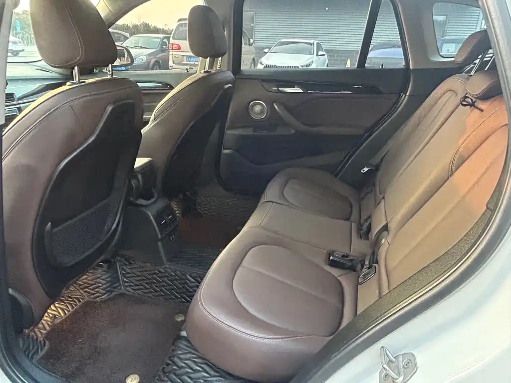 BMW X1 2021 sDrive25Li Leading Model купить на сайте DeffCars