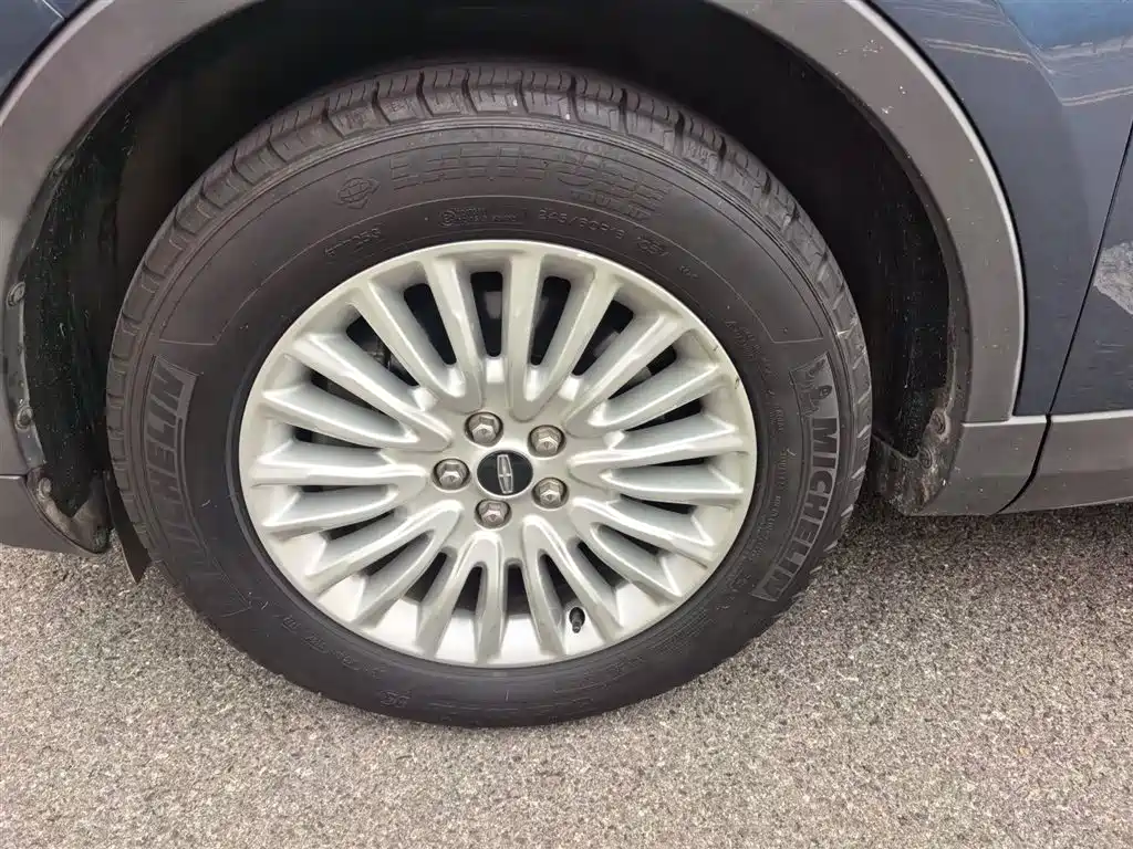 Voyager imported 2019 2.0T two-wheel drive Zunyue Edition, National VI купить на сайте DeffCars