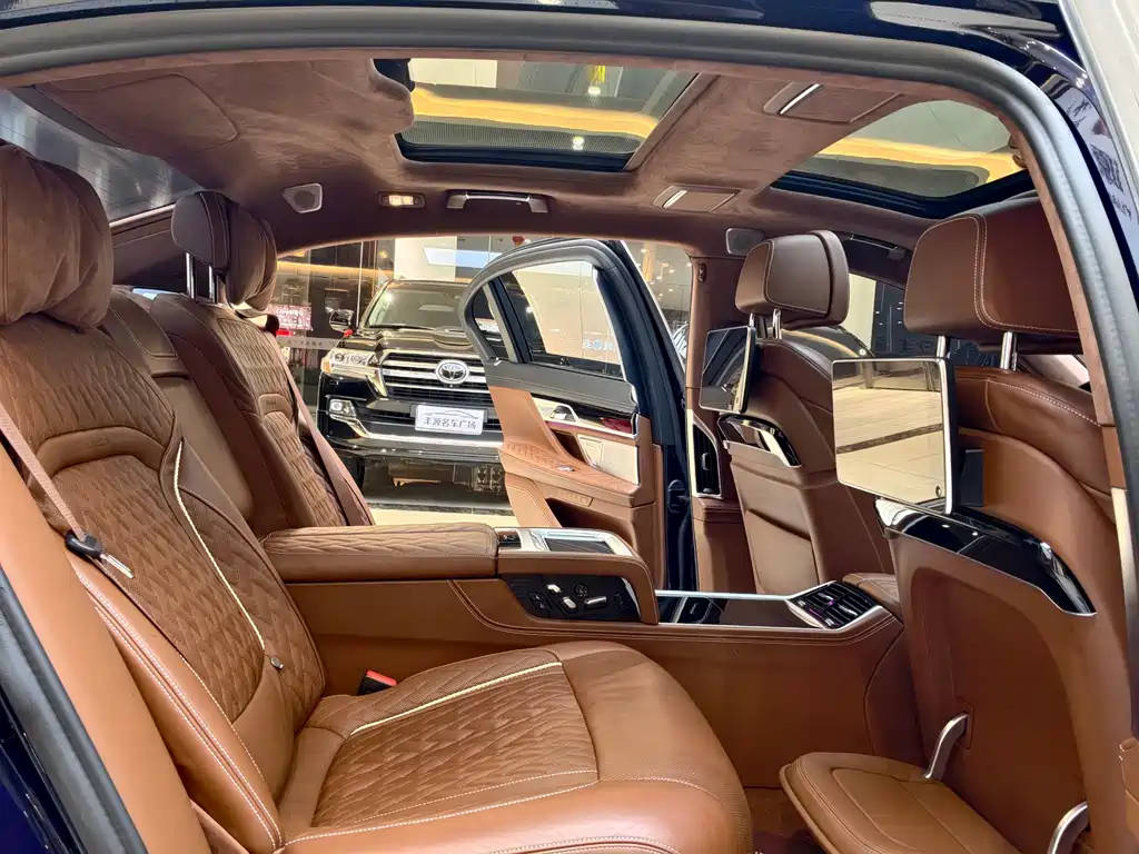 BMW 7 Series 2019 740Li xDrive Executive Luxury Package купить на сайте DeffCars