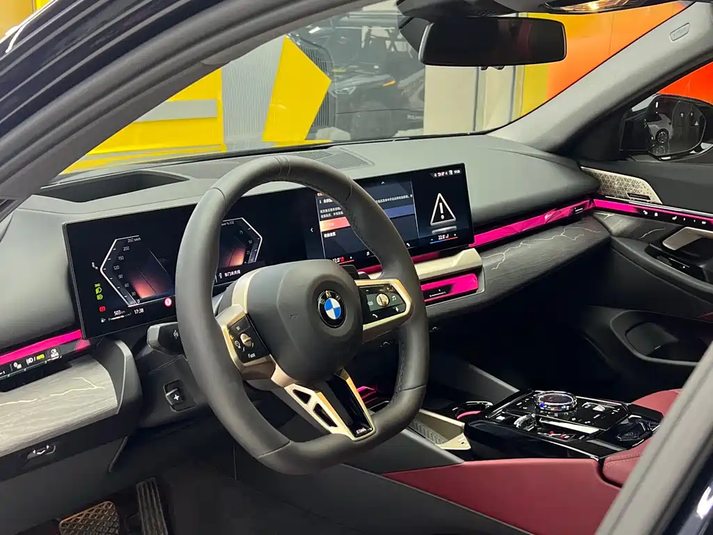 BMW 5 Series 2025 530Li Exclusive M Sports Package купить на сайте DeffCars