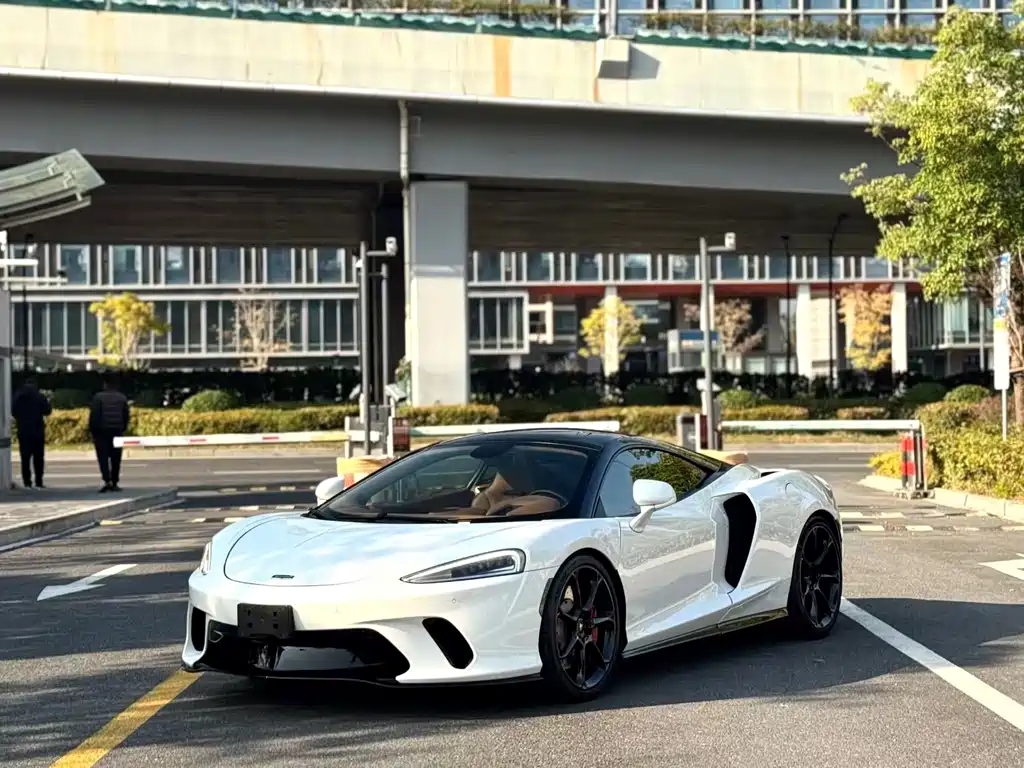 McLaren GT 2022 4.0T standard model купить на сайте DeffCars