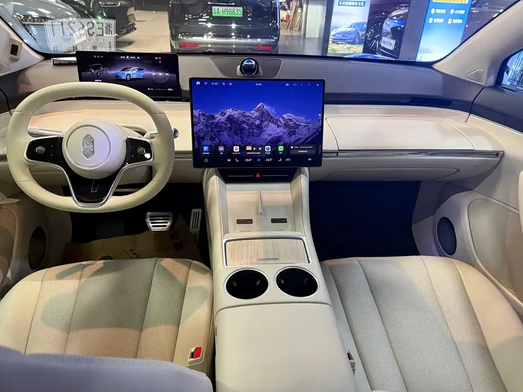 Zhijie R7 2026 pure electric Max+ купить на сайте DeffCars