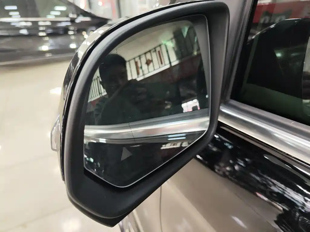 Mercedes-Benz V-Class 2022 V 260 Premium Edition купить на сайте DeffCars
