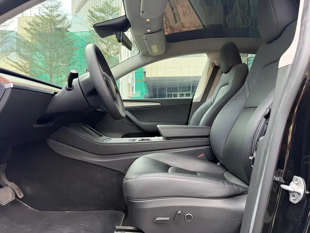 Model Y 2023 long-range all-wheel drive version купить на сайте DeffCars