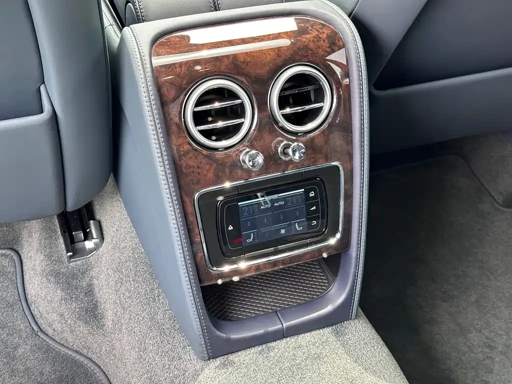 Flying Spur 2017 4.0T V8 S Standard Edition купить на сайте DeffCars