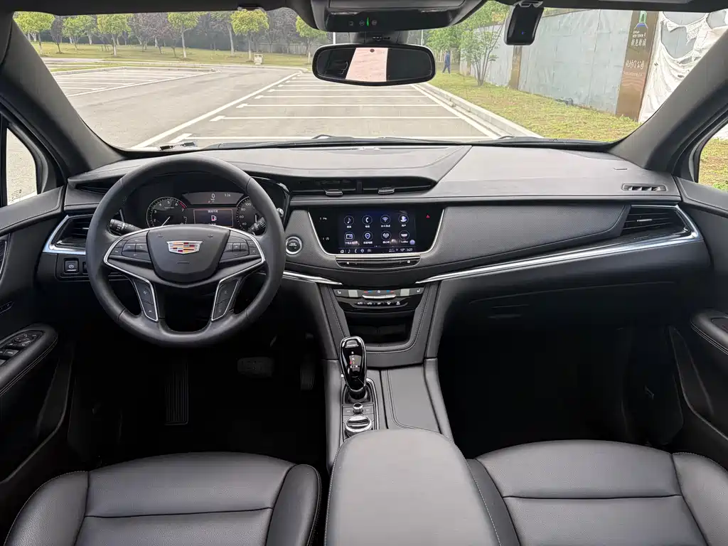 Cadillac XT5 2022 2.0T two-wheel drive luxury model купить на сайте DeffCars