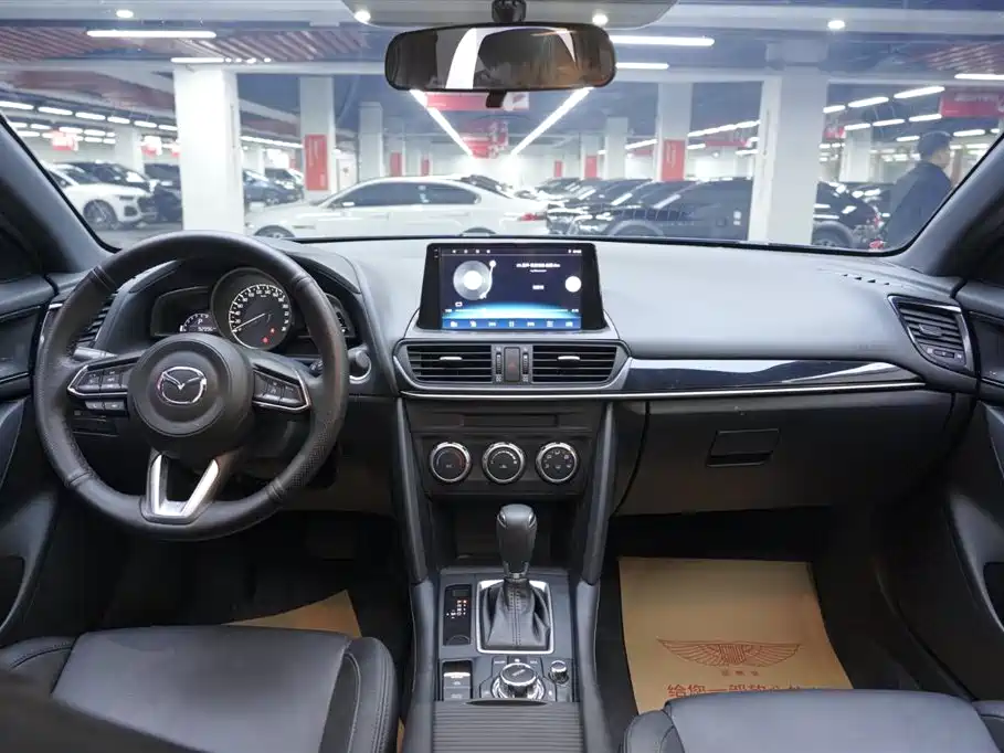 Mazda CX-4 2020 2.0L automatic two-wheel drive Blue Sky Vibrant Edition купить на сайте DeffCars