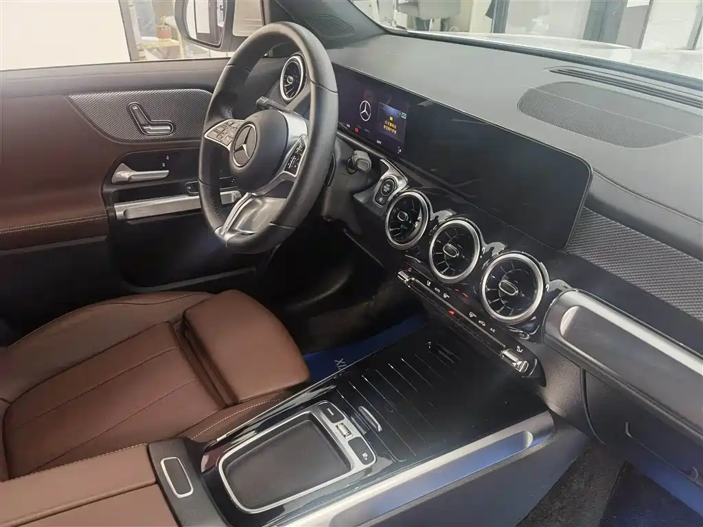 Mercedes-Benz GLB 2024 facelift GLB 200 dynamic version купить на сайте DeffCars