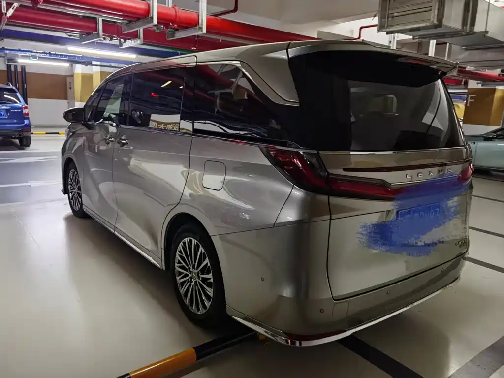 Lexus LM 2025 500h six-seater premium version купить на сайте DeffCars