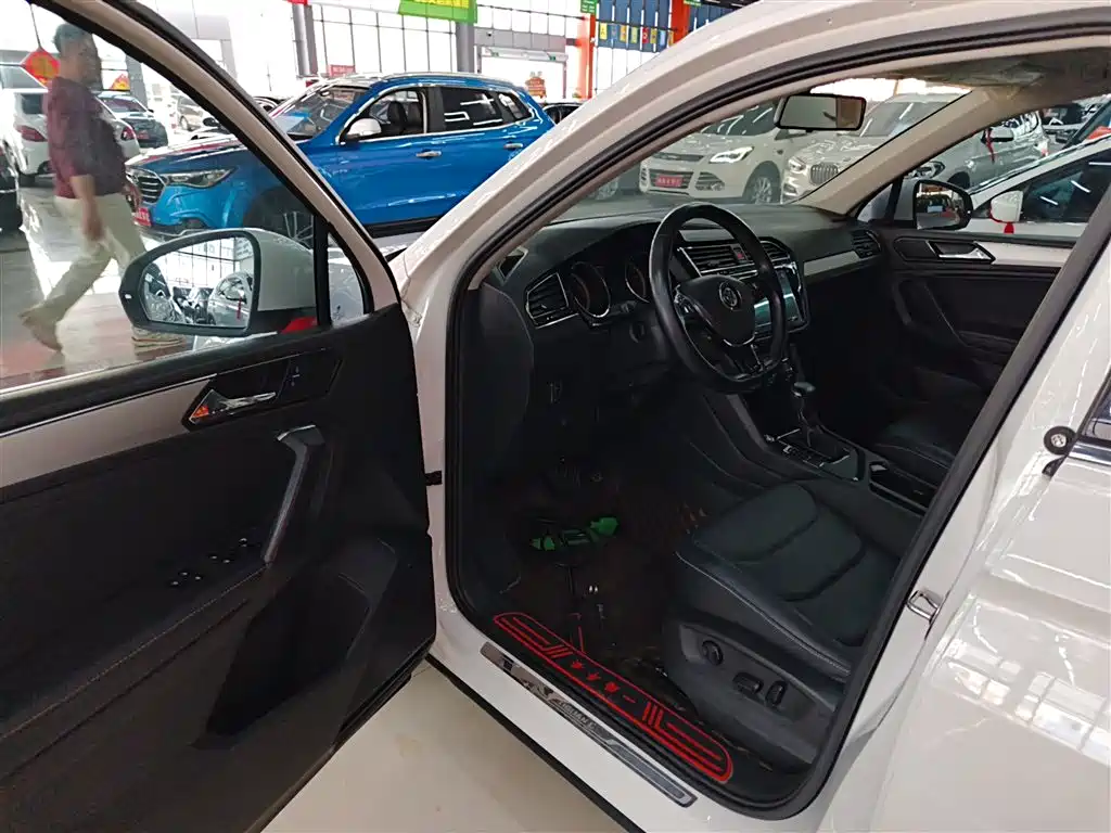 Tiguan L 2019 facelift 330TSI automatic two-wheel drive panoramic comfort version National VI купить на сайте DeffCars