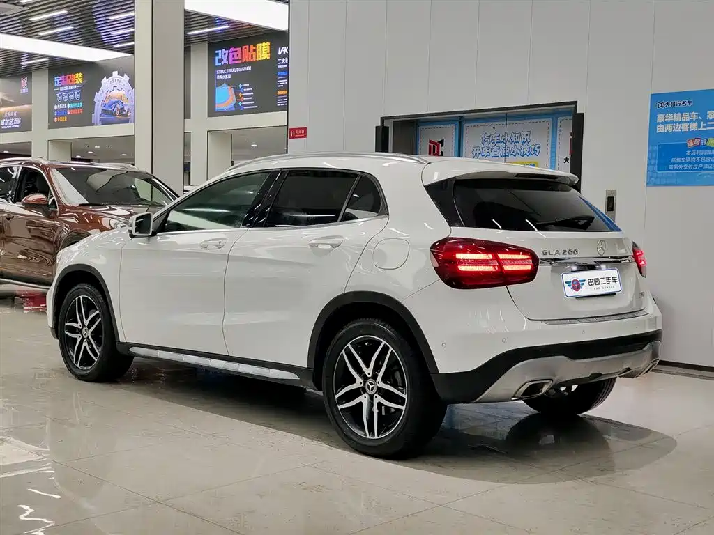 Mercedes-Benz GLA 2017 GLA 200 Fashion Model купить на сайте DeffCars