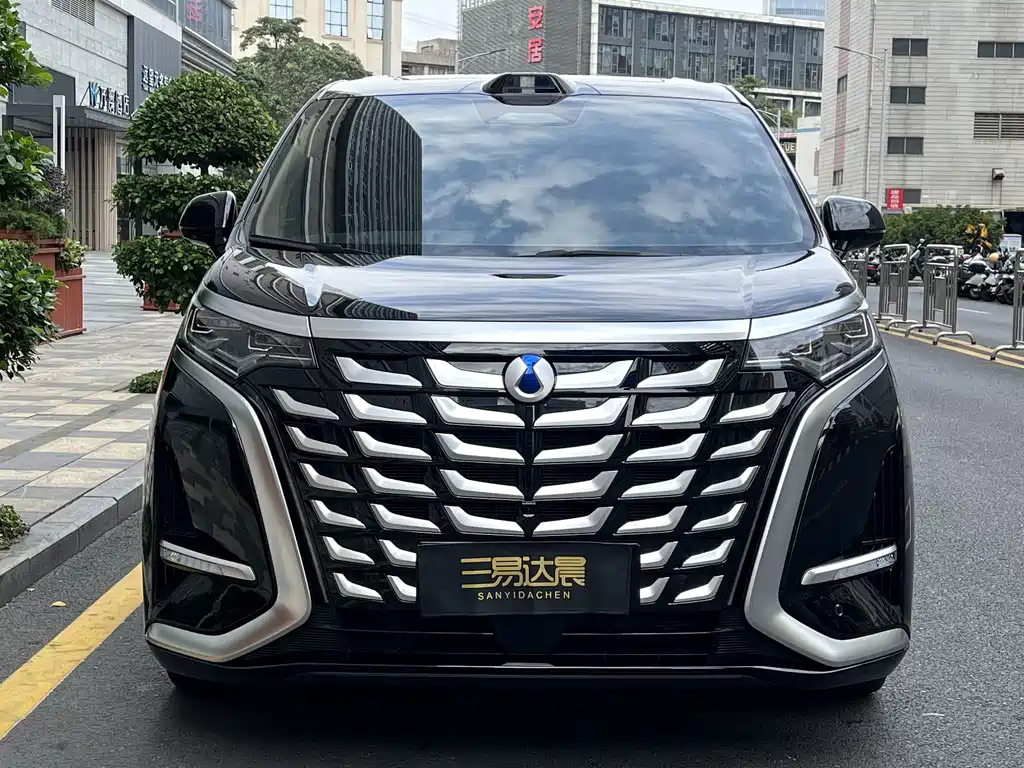 Denza D9 2025 DM-i smart driving version 1020 four-wheel drive premium model купить на сайте DeffCars