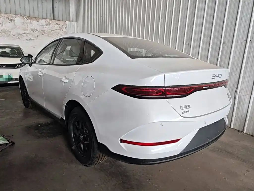 Qin PLUS 2025 DM-i Smart Driving Edition 128KM Enterprising Type купить на сайте DeffCars