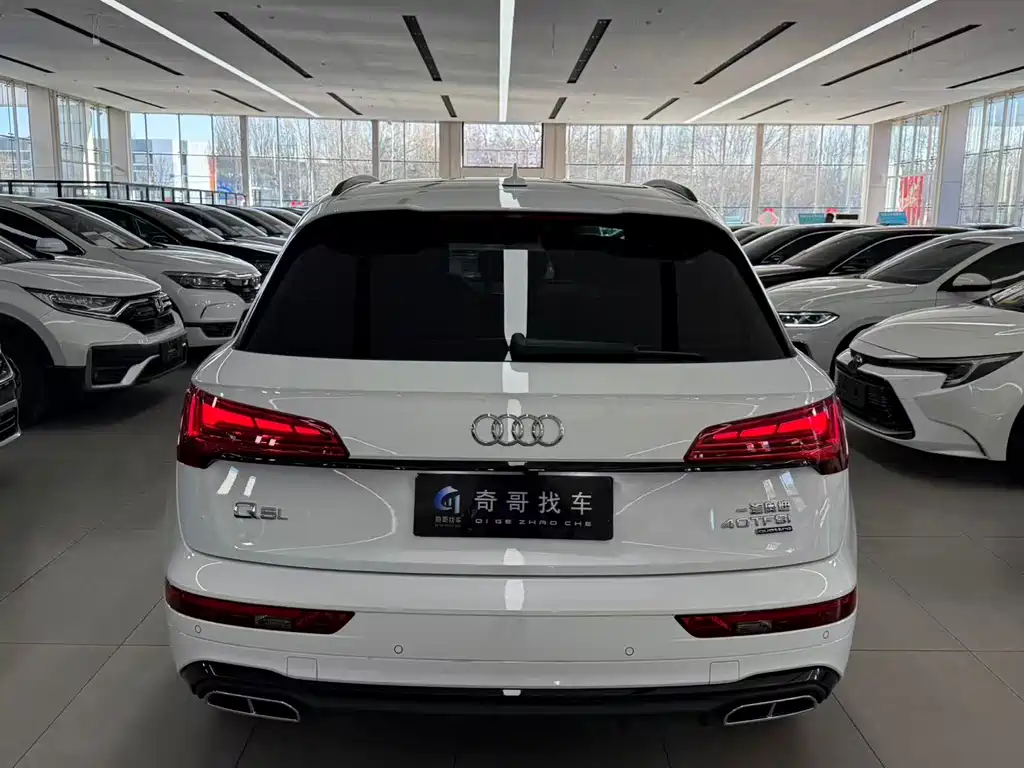Audi Q5L 2024 40 TFSI luxury and dynamic model купить на сайте DeffCars