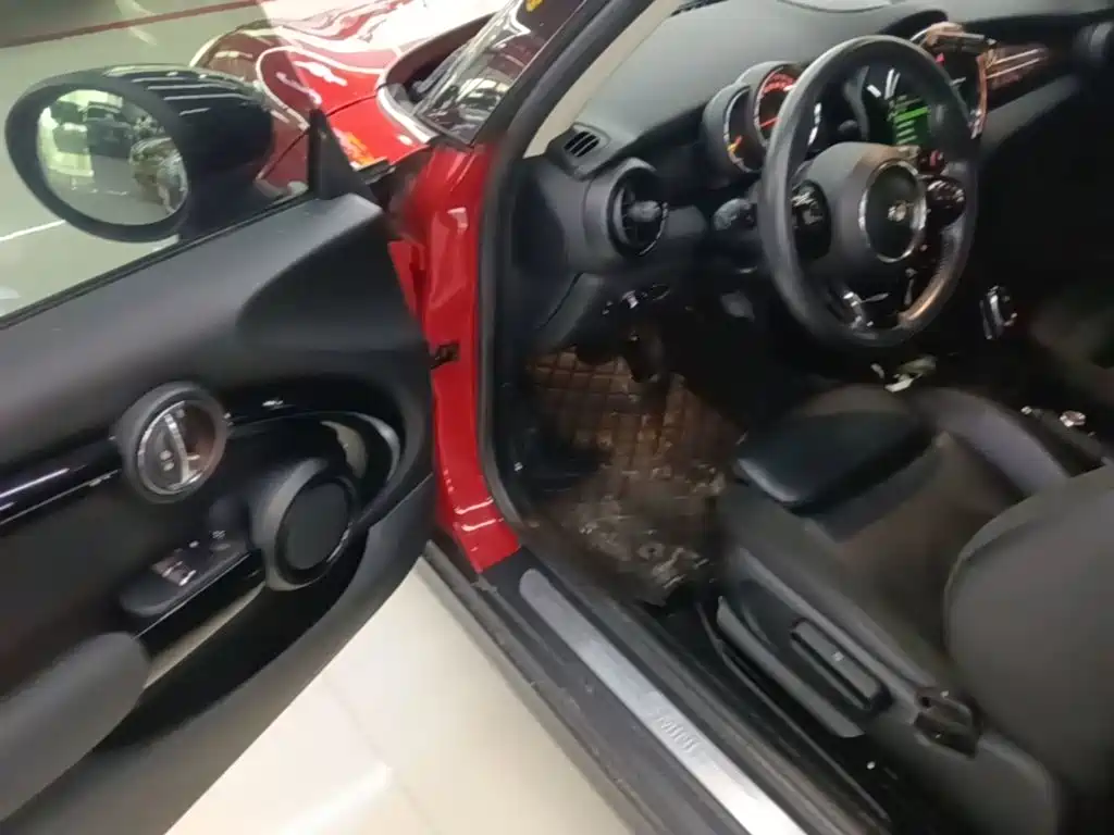 Mini 2019 1.5T Cooper Artist купить на сайте DeffCars