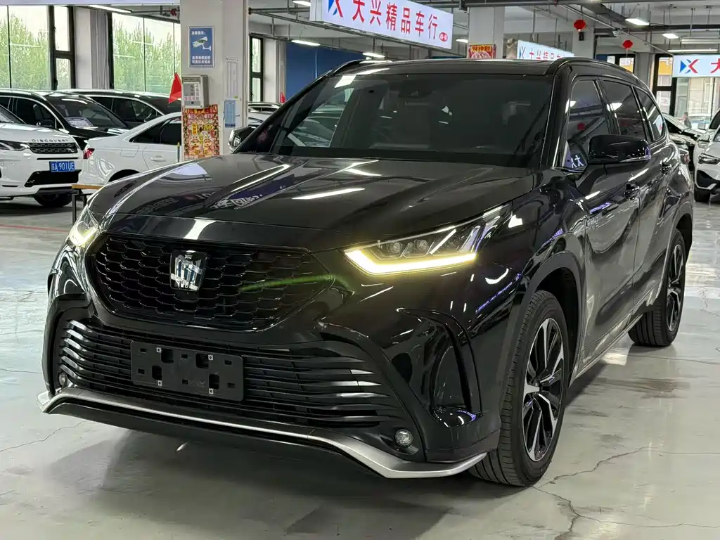 Crown Lufang 2022 2.5L HEV four-wheel drive luxury version купить на сайте DeffCars
