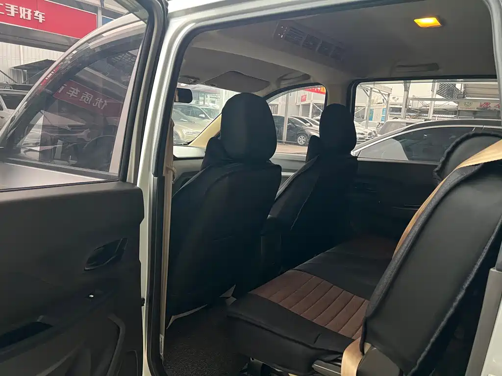 Wuling Hongguang 2021 facelift 1.5L S Comfort Hydraulic Assist LAR купить на сайте DeffCars